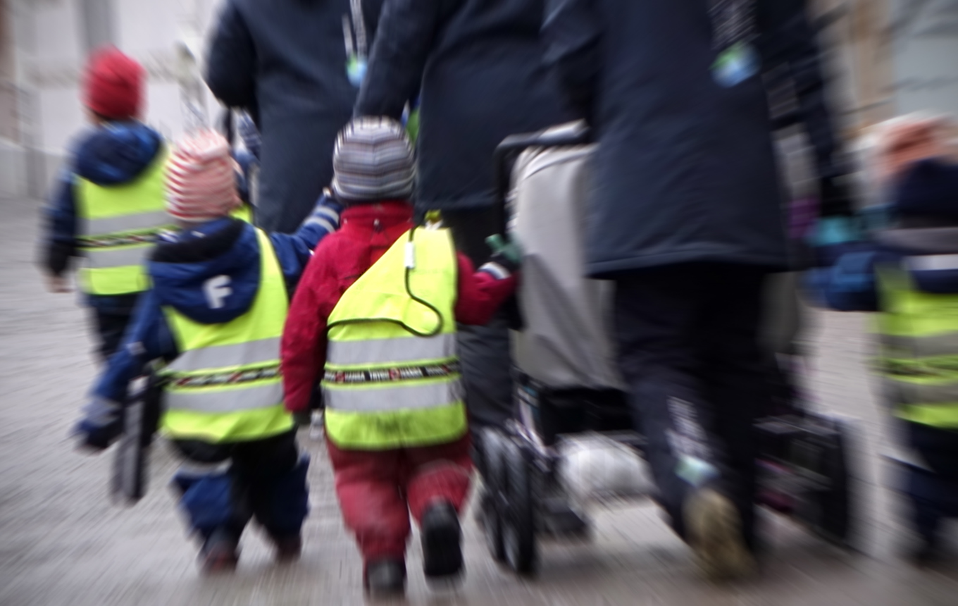 På utflykt. Landets förskolebarn är fördelade på 290 kommuner och 1 900 fristående huvudmän. Arkivbild. Foto: Hasse Holmberg/TT