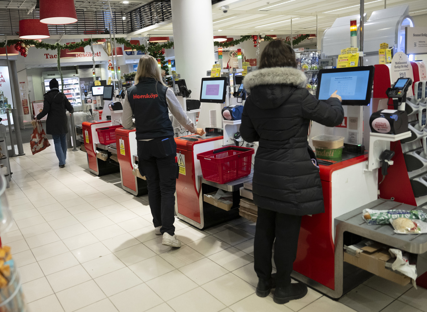 Andelen av den disponibla inkomsten som läggs på livsmedel är lägre i dag än på 1990-talet. Arkivbild. Foto: Fredrik Sandberg/TT