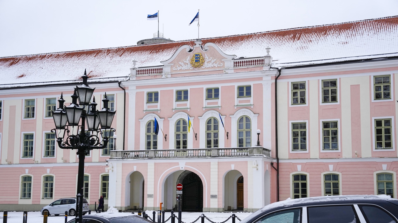 Estlands parlament har röstat igenom en lagförändring som påverkar rösträtten för minoriteter. Arkivbild. Foto: Pavel Golovkin/AP/TT