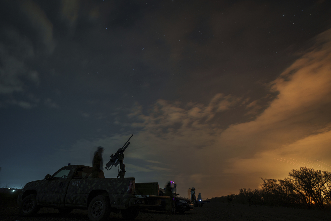 Ukrainskt luftvärn skjuter ned ryska drönare över regionen Odessa på fredagen. Foto: Evgeniy Maloletka/AP/TT