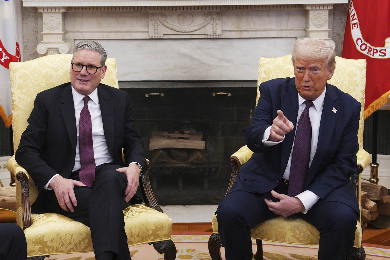 Storbritanniens premiärminister Keir Starmer och USA:s president Donald Trump i Vita huset i februari. Foto: Carl Court/AP/TT