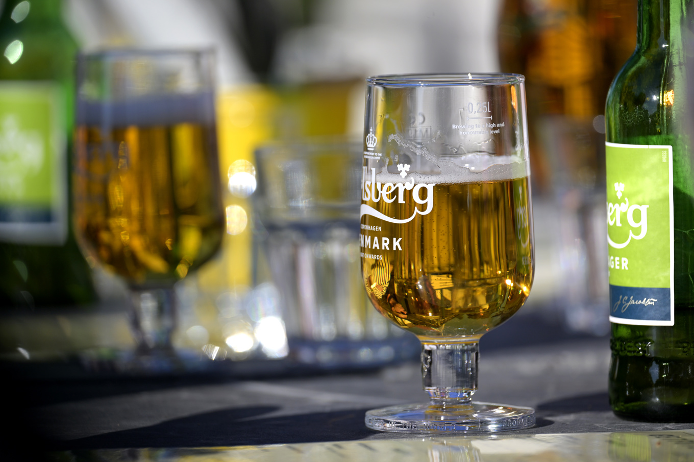 Danmark skärper åldersgränserna för alkoholinköp. Foto: Janerik Henriksson/TT