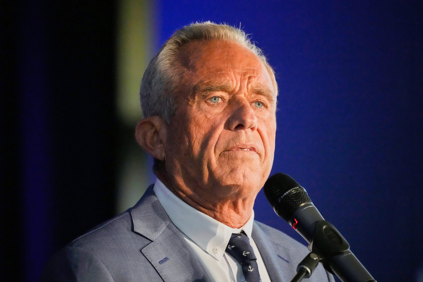 USA:s hälsominister Robert F Kennedy i fredags. Foto: Stephanie Scarbrough/AP/TT