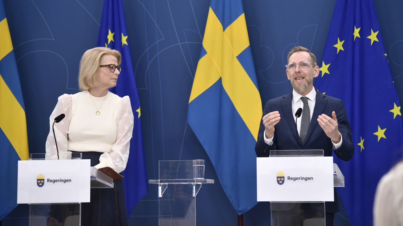 Finansminister Elisabeth Svantesson (M) och socialminister Jakob Forssmed (KD), presenterar en förstärkt satsning på den specialiserade psykiatriska vården. Foto: Axel Narving/TT