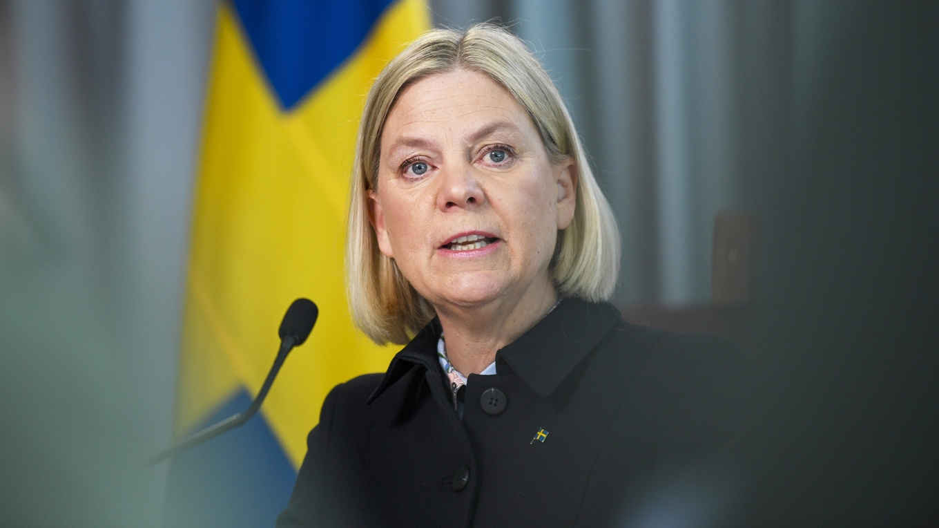 Socialdemokraternas partiledare Magdalena Andersson vill slopa karensavdraget. Foto: Viktoria Bank/TT