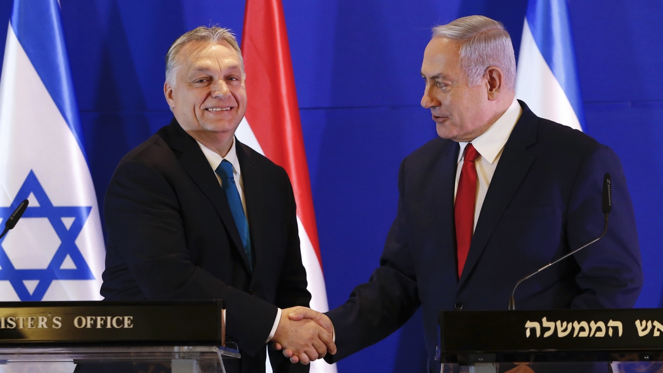 Ungerns premiärminister Viktor Orbán och Israels dito Benjamin Netanyahu under en pressträff i Jerusalem 2019. Foto: Ariel Schalit/AP/TT