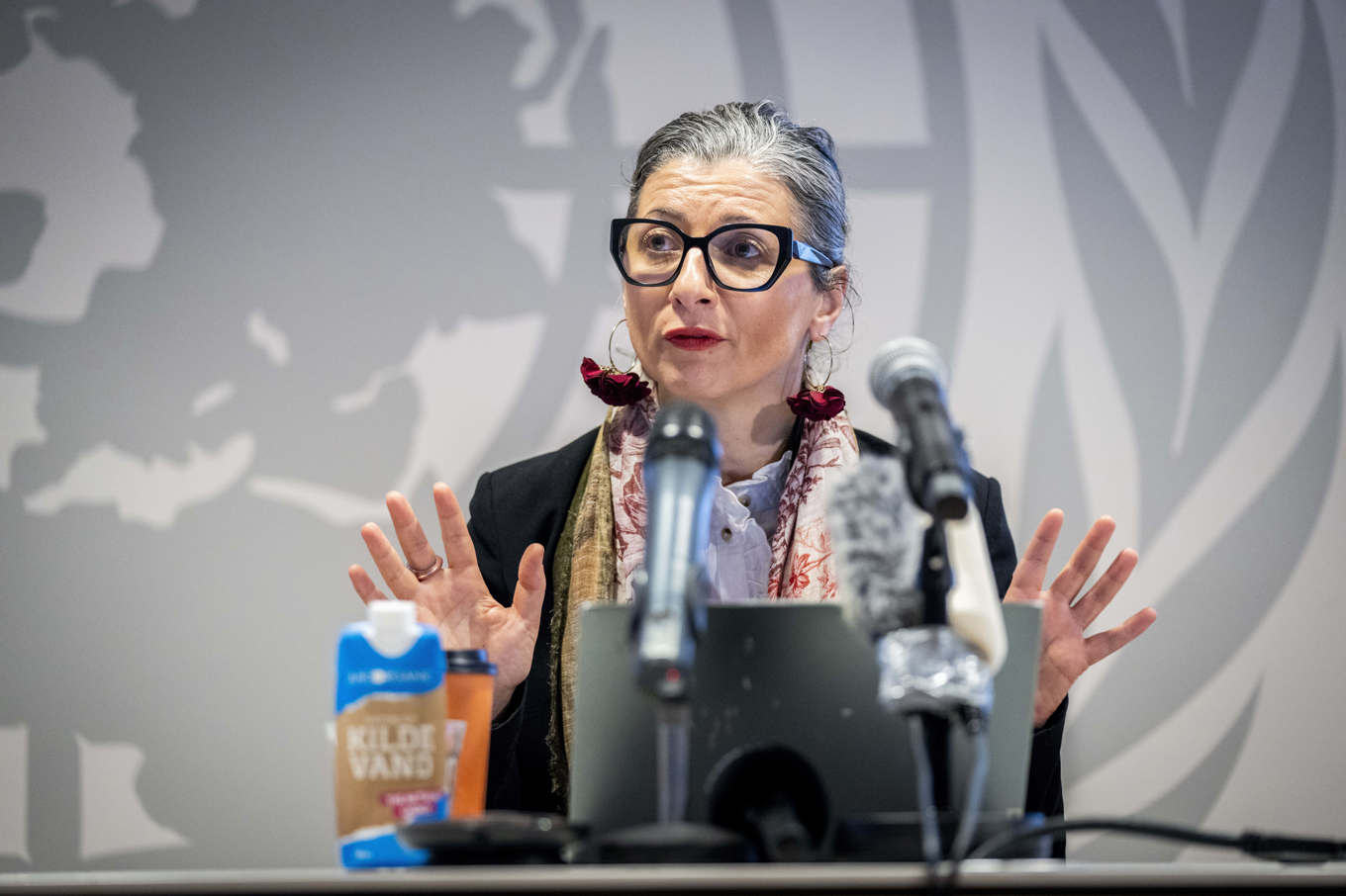 Francesca Albanese, FN:s särskilda rapportör för de ockuperade palestinska territorierna, under en pressträff i Köpenhamn i februari. Foto: Ida Marie Odgaard/Ritzau Scanpix via AP/TT