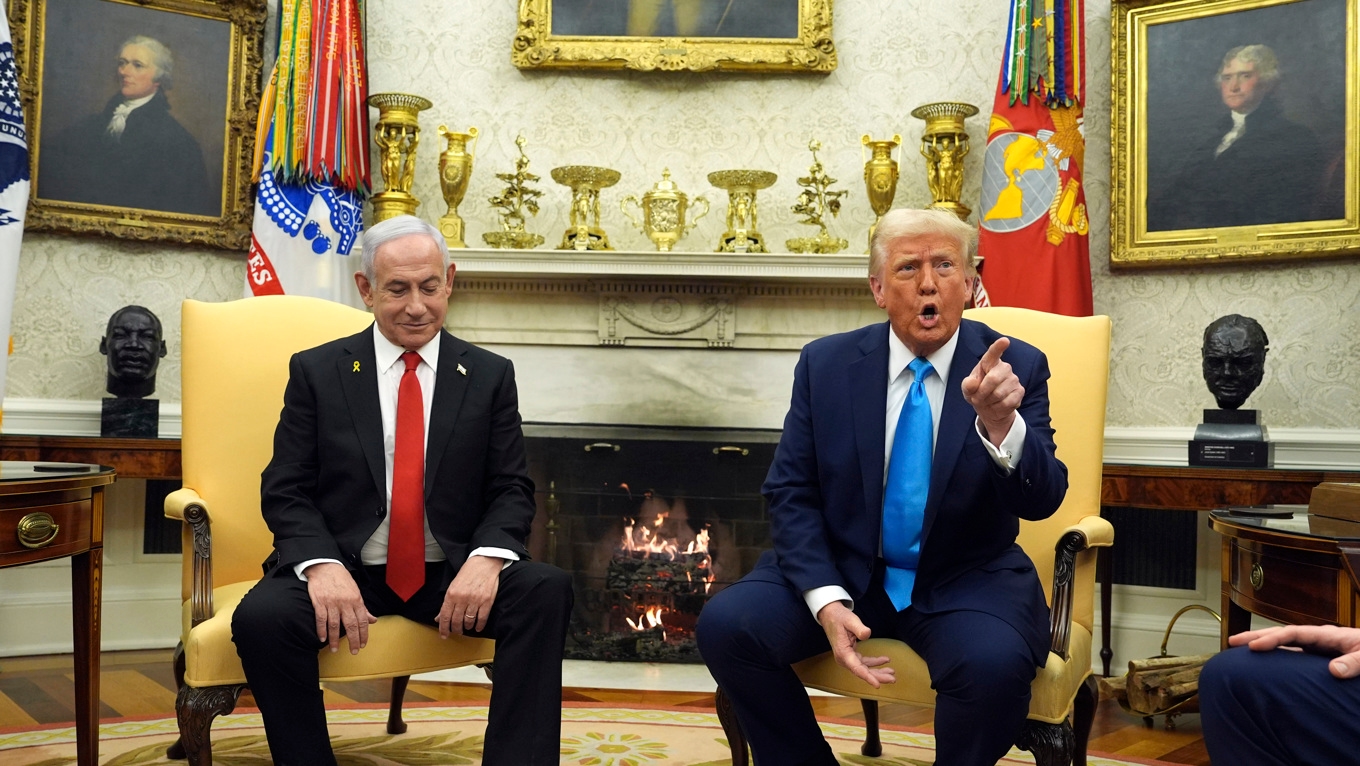 Israels premiärminister Benjamin Netanyahu och USA:s president Donald Trump vid ett tidigare möte i Vita huset, den 4 februari. Foto: Evan Vucci/AP/TT