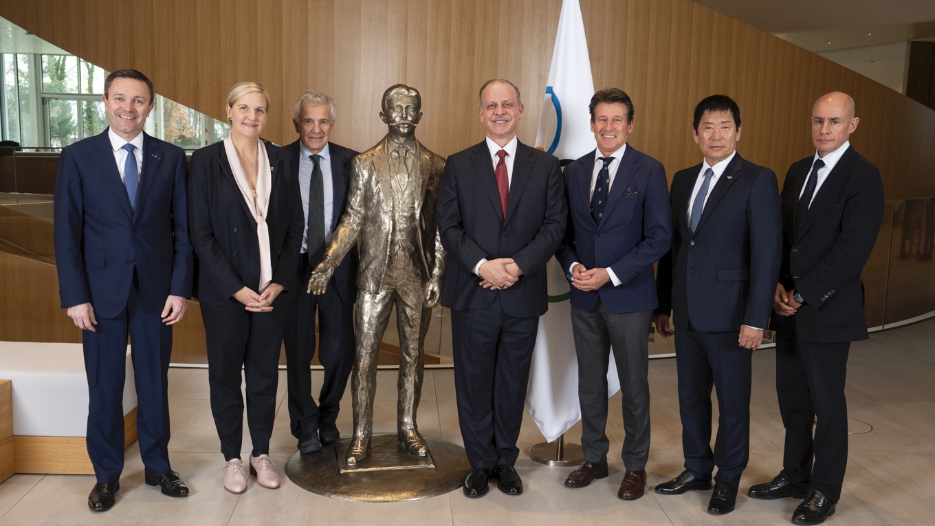 Detta är de sju kandidaterna till posten som president i IOK. Stor favorit att ta över efter Thomas Bach är britten Lord Sebastian Coe. Foto: IOK