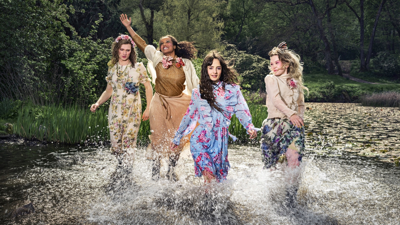 Jane Austens lekfulla ”Stolthet och fördom” framförs på Göteborgs Stadsteater. Foto: Pressbild Aorta