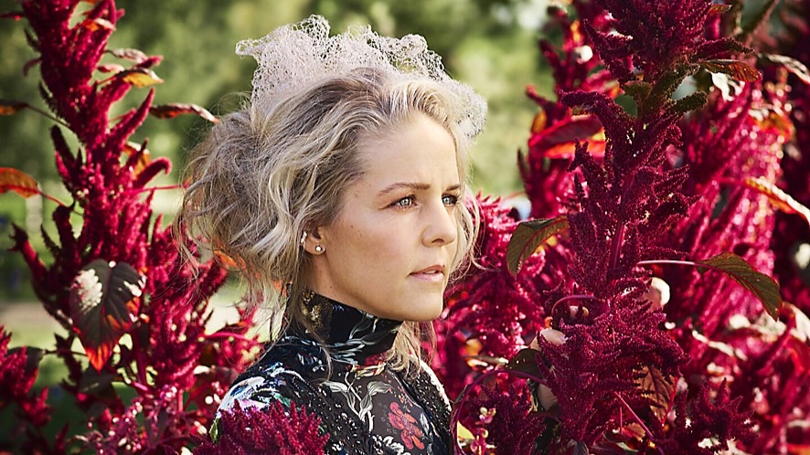 Sofia Karlsson åker på miniturné. Foto: Mattias Edwall