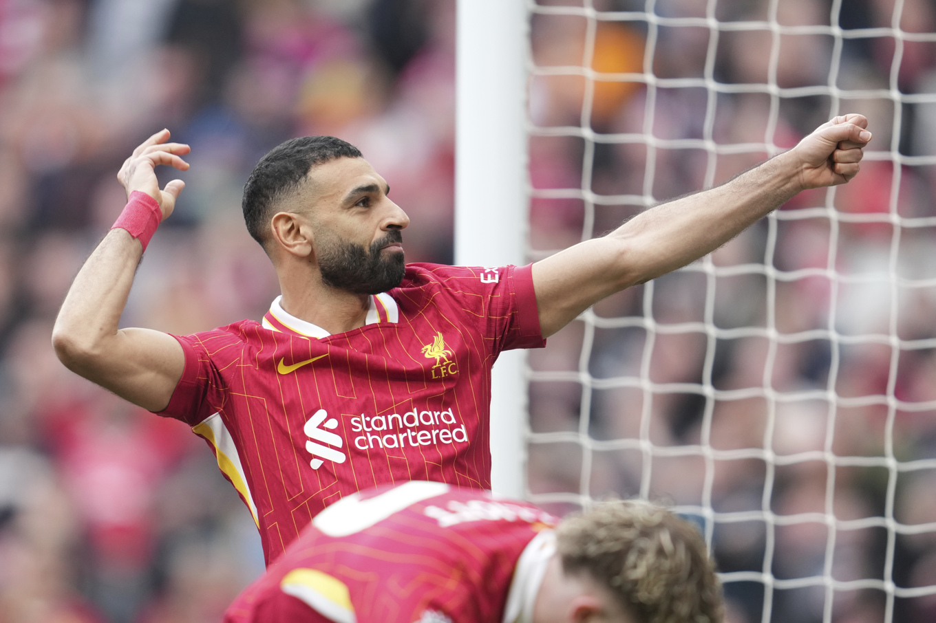 Liverpools storstjärna Mohamed Salah uppges bli kvar i klubben i åtminstone två år till. Arkivbild. Foto: Jon Super/AP/TT