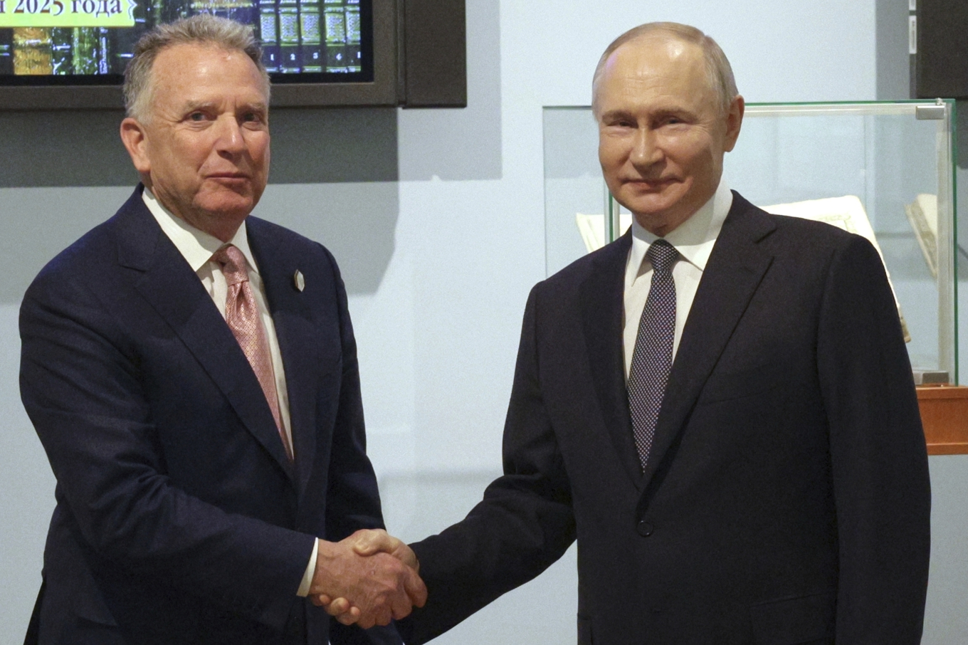 Steve Witkoff och Vladimir Putin i S:t Petersburg i fredags. Foto: Gavrijil Grigorov/Sputnik, pool via AP/TT