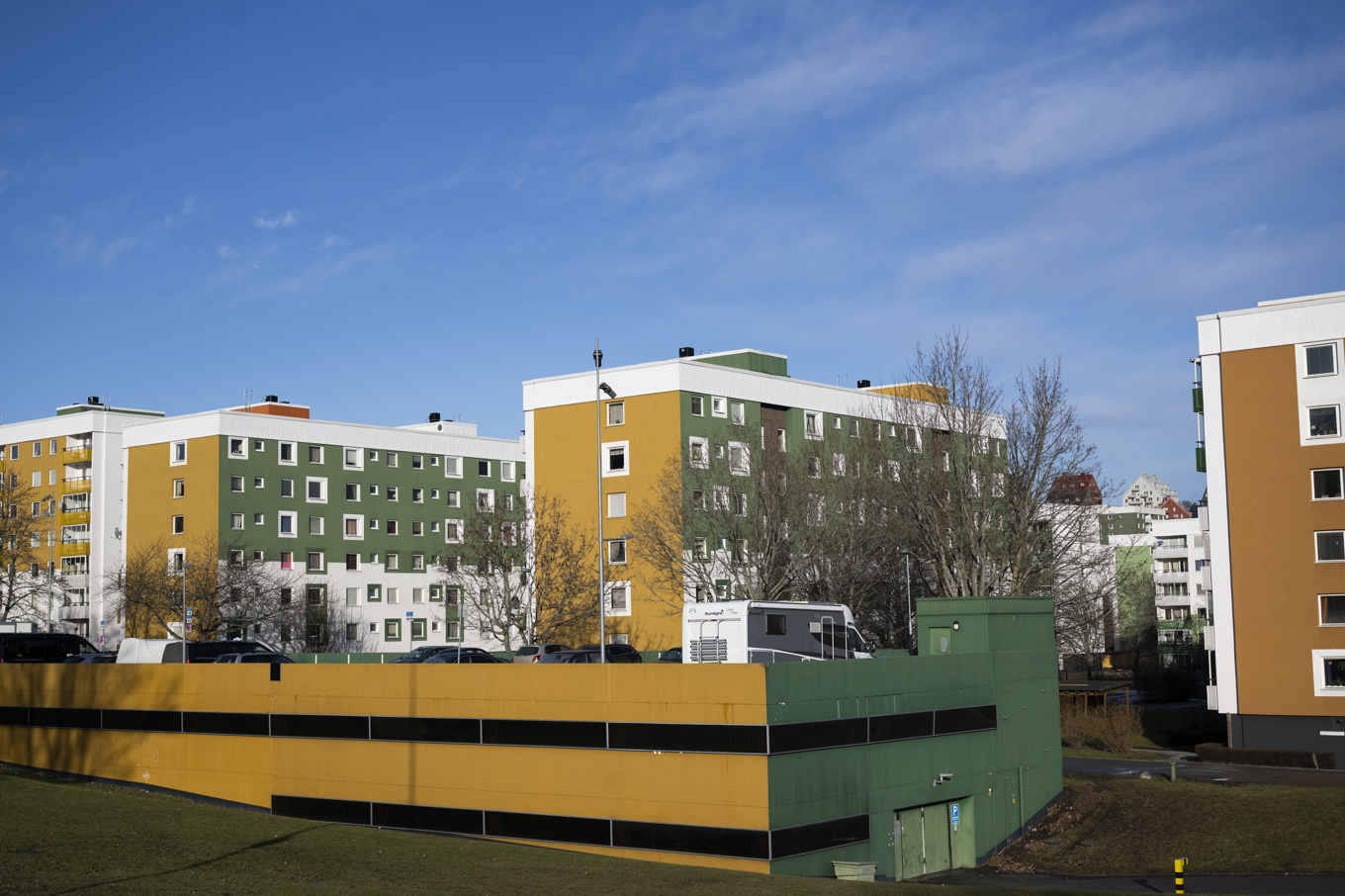 Två personer dog i en anlagd brand i en lägenhet i stadsdelen Alby i Botkyrka kommun 2023. Bilden är från ett annat tillfälle. Foto: Henrik Montgomery/TT