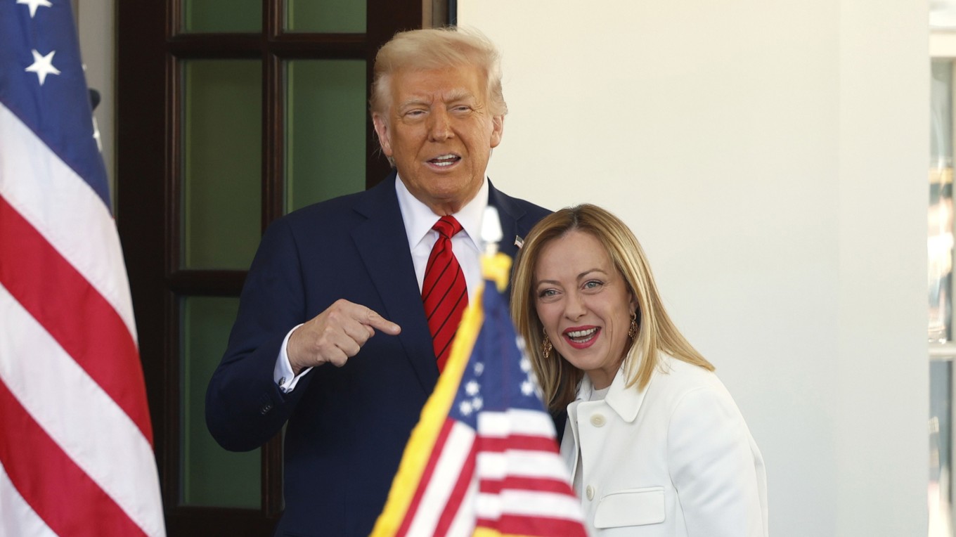 Donald Trump tar emot Giorgia Meloni i Vita huset. Foto: Tom Brenner/AP/TT