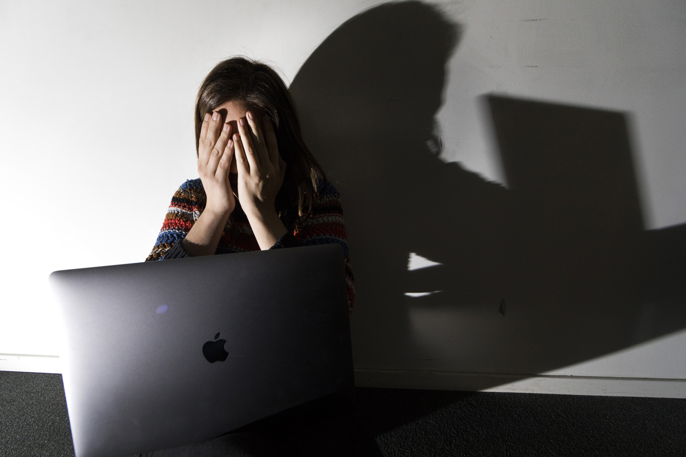 Fler kvinnor än män uppger att de inte vågar säga sin åsikt på jobbet. Foto: Gorm Kallestad / NTB scanpix / TT