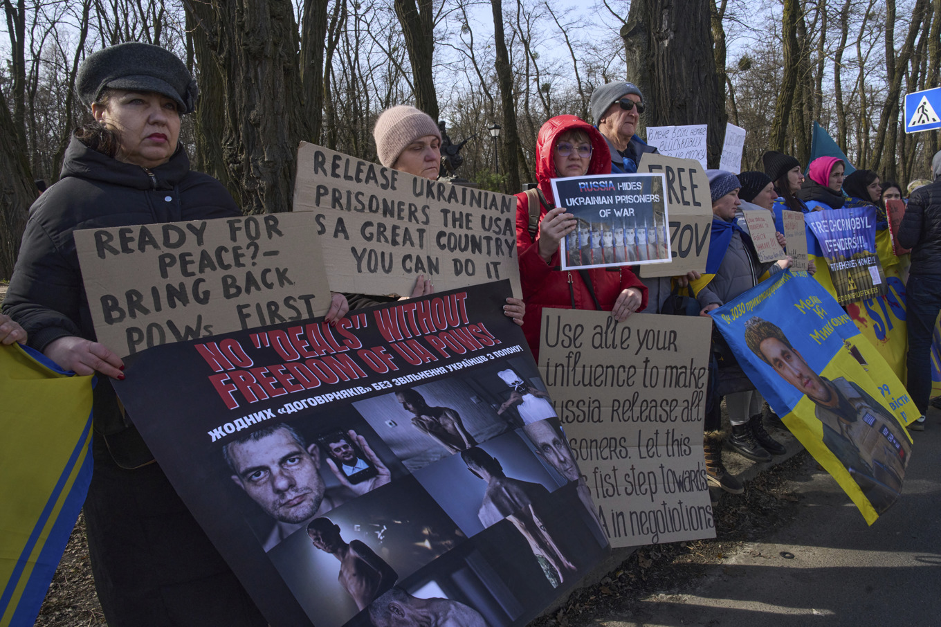 Anhöriga i Ukraina vädjar om stöd från USA för att ytterligare ukrainska krigsfångar ska släppas ur rysk fångenskap. Arkivbild. Foto: Efrem Lukatsky/AP/TT