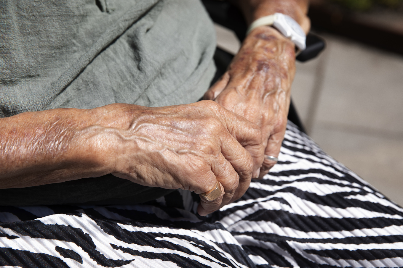 En man inom hemtjänsten i Umeå kommun misstänks för både grov våldtäkt och grovt sexuellt ofredande. Arkivbild. Foto: Mickan Mörk/TT
