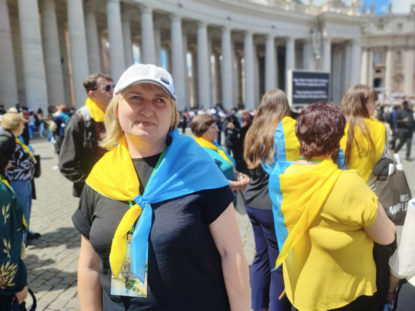 Lesia Zamordska från Ukraina var på plats i Rom för att hedra påven. Foto: Mia Holmberg Karlsson/TT