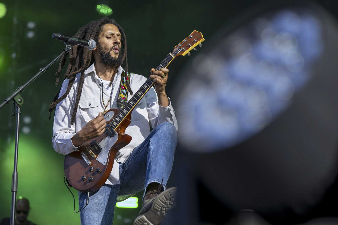 Brittisk-jamaicanske reggaemusikern Julian Marley kommer till Sverige för tre konserter i sommar. Arkivbild. Foto: Martial Trezzini/Keystone/AP/TT