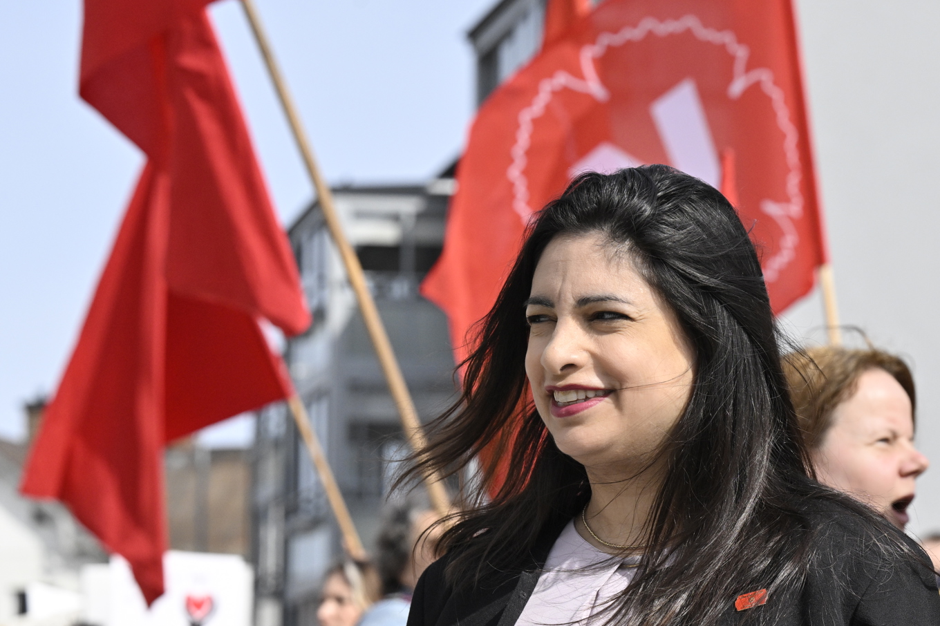 Vänsterpartiets partiledare Nooshi Dadgostar vill satsa på att alla barn ska få ett bra sommarlov. Foto: Mikael Fritzon/TT