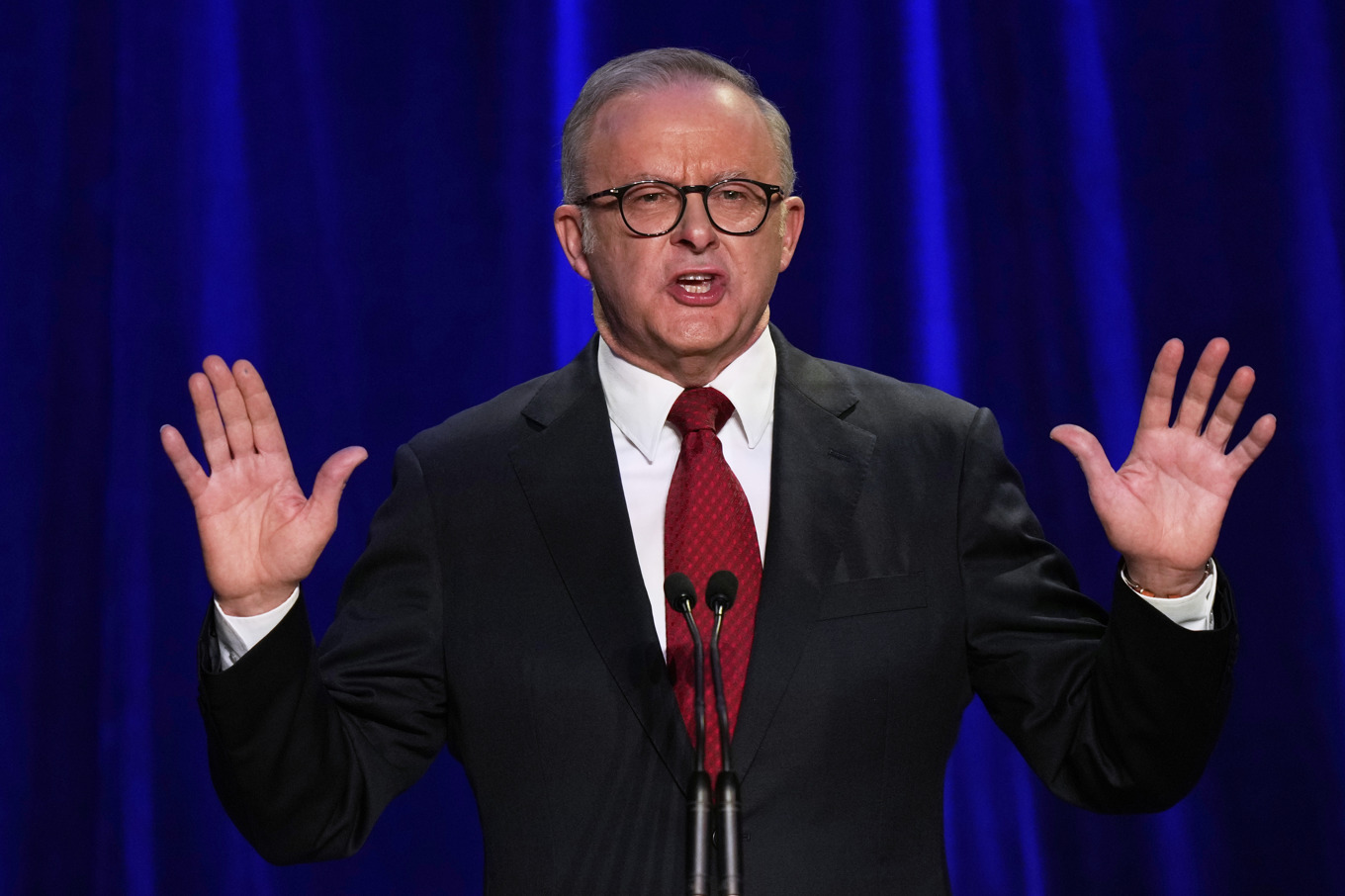 Premiärminister Anthony Albanese segertalade i Sydney. Foto: Rick Rycroft/AP/TT