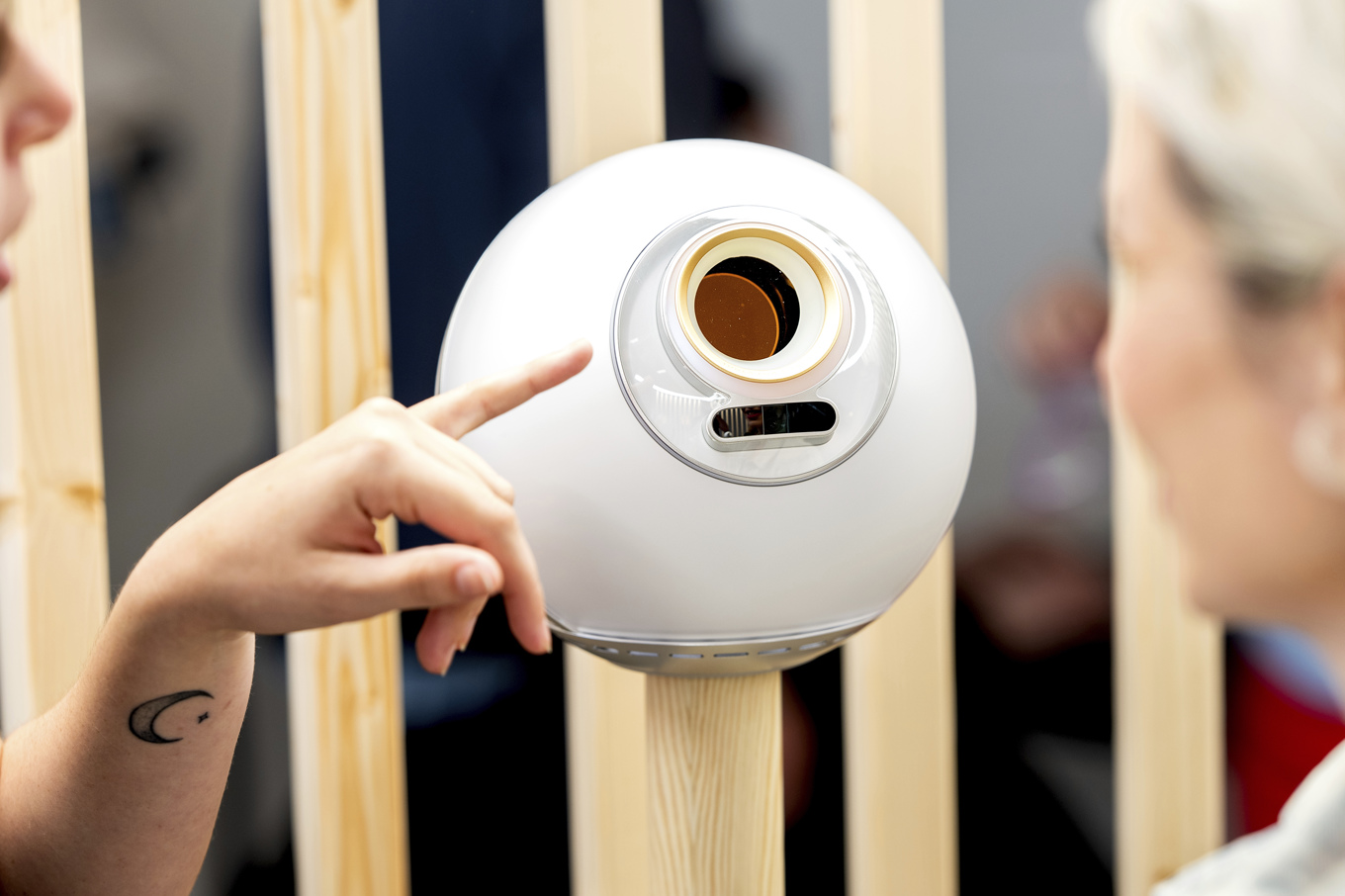 Apparaten som ska skanna folks ögon visades upp i amerikanska San Francisco under förra veckan. Foto: Noah Berger/AP/TT