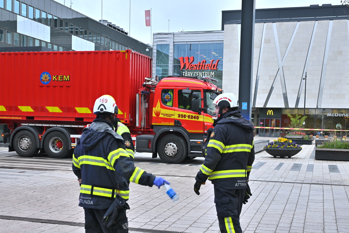 Räddningstjänst på plats efter gaslarm Täby centrum. Foto: Claudio Bresciani/TT