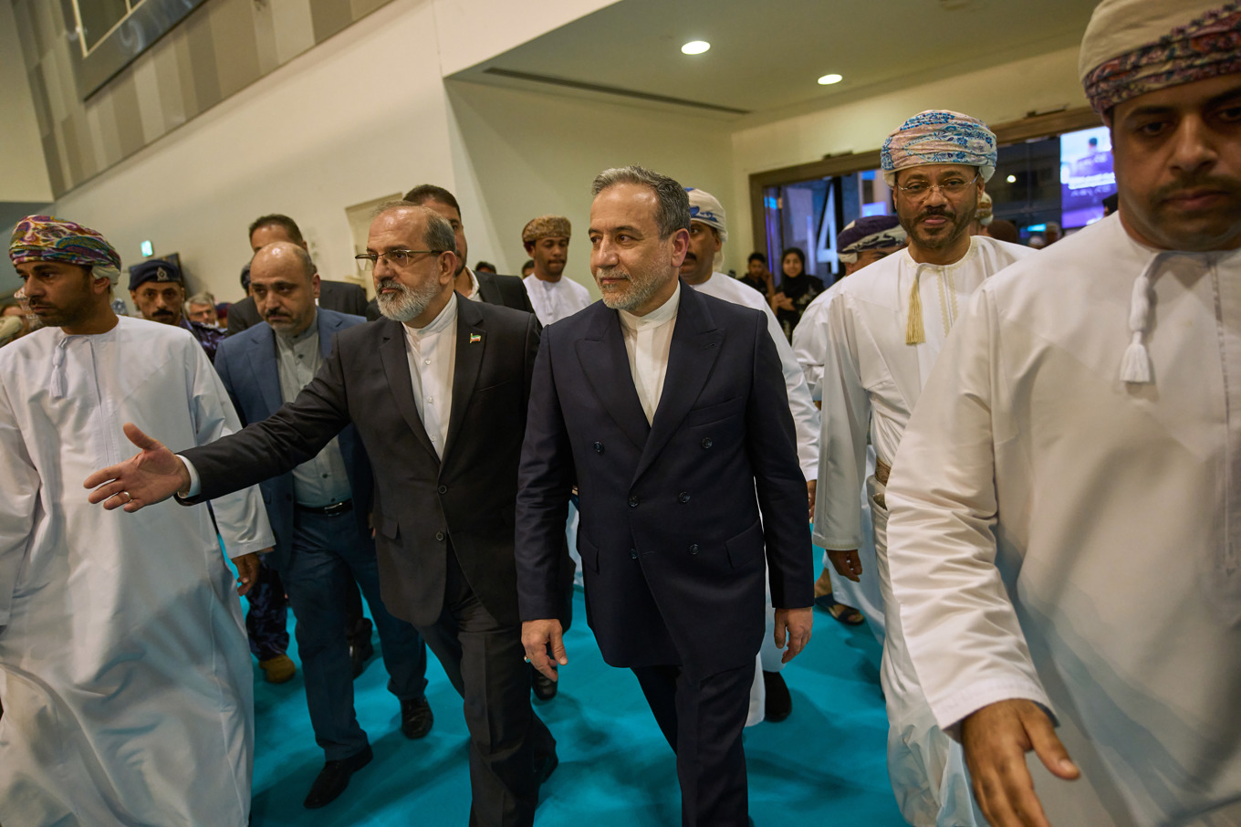 Irans utrikesminister Abbas Araghchi på plats i Oman i fredags. Foto: Fatima Shbair/AP/TT