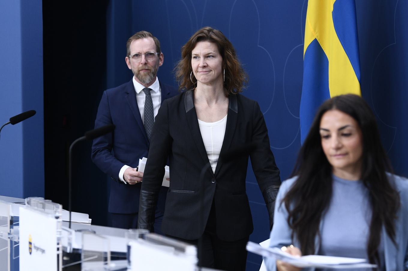 Socialminister Jakob Forssmed (KD), jämställdhetsminister Nina Larsson (L) och kulturminister Parisa Liljestrand (M). Foto: Lars Schröder/TT