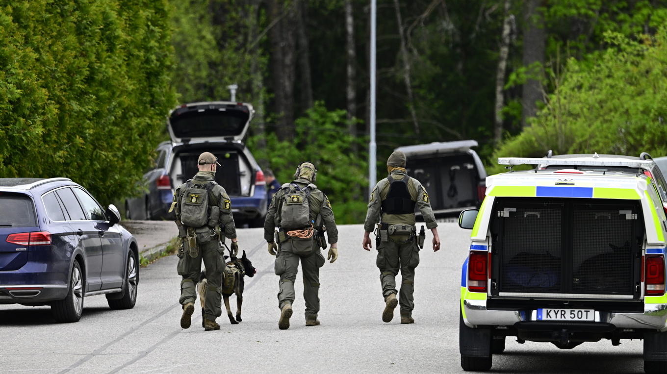 Mannen är på sannolika skäl misstänkt för mord på sin flickvän och mordförsök på sin exfru. Foto: Magnus Lejhall/TT