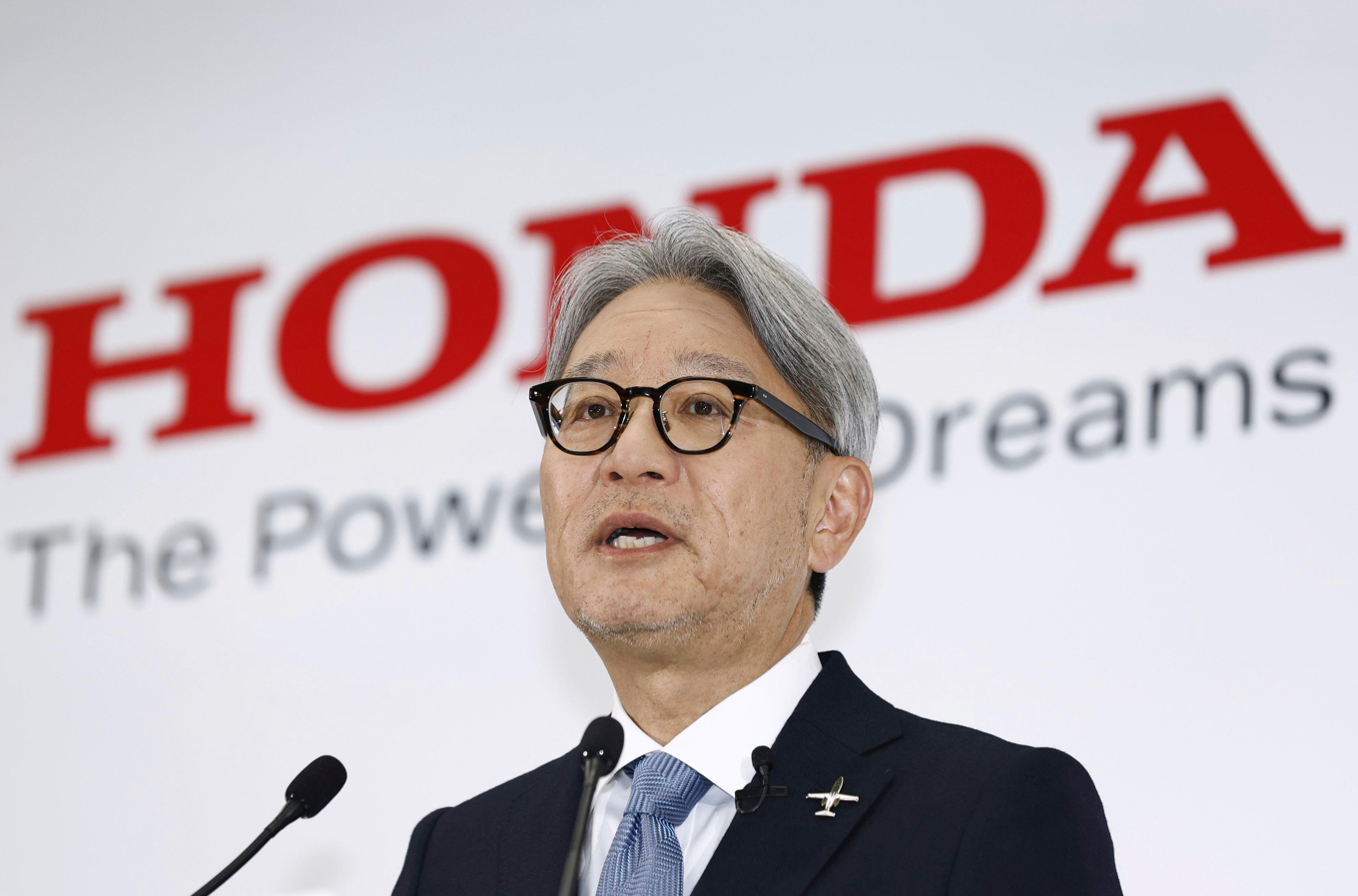 Hondas vd Toshihiro Mibe bromsar elbilssatsningar. Arkivbild. Foto: Kyodo News via AP/TT