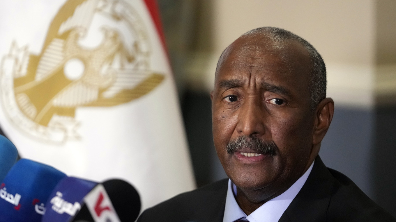 Arméledaren Abdel Fattah al-Burhan utsåg i måndags en premiärminister i Sudan. Arkivbild. Foto: Frank Franklin II/AP/TT