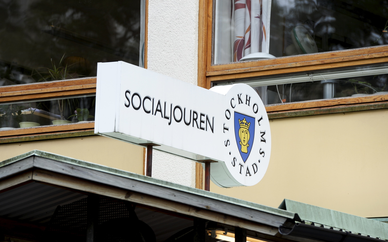 Gör arbetsgivarna tillräckligt för att förebygga hot och våld mot offentliganställda tjänstemän? Det ska Arbetsmiljöverket undersöka. Arkivbild. Foto: Bertil Ericson/TT