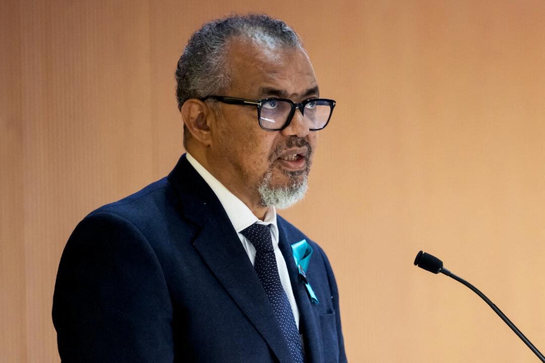 Tedros Adhanom Ghebreyesus, generaldirektör för Världshälsoorganisationen, talar i Genève den 19 maj 2025. Foto: Fabrice Coffrini/AFP via Getty Images