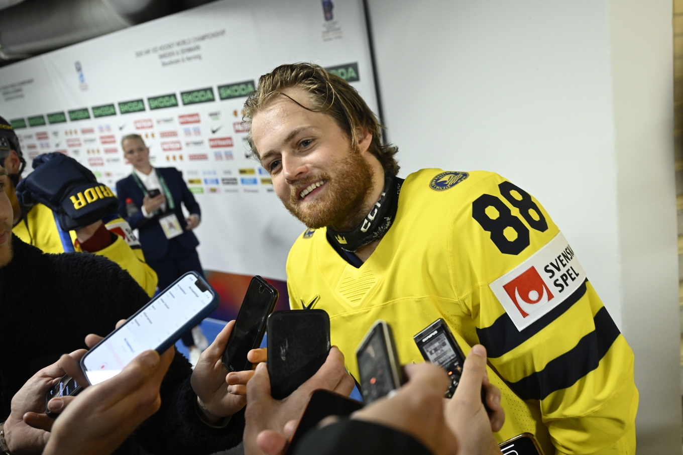 William Nylander i mixade zonen efter matchen. Foto: Fredrik Sandberg/TT