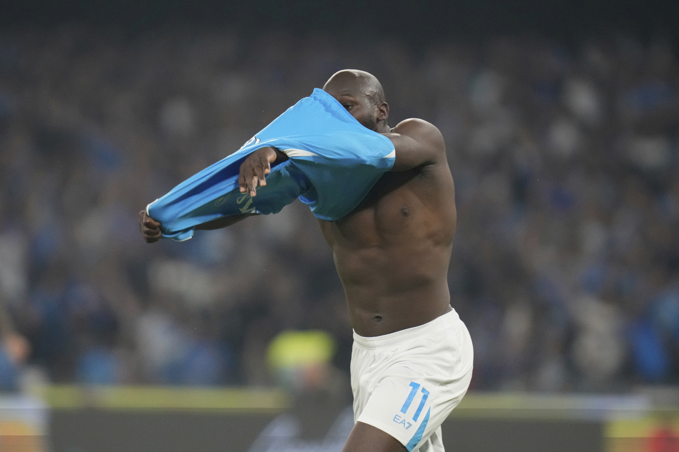 Romelu Lukaku fick ett gult kort efter sitt 2-0-firande. Foto: Gregorio Borgia/AP/TT