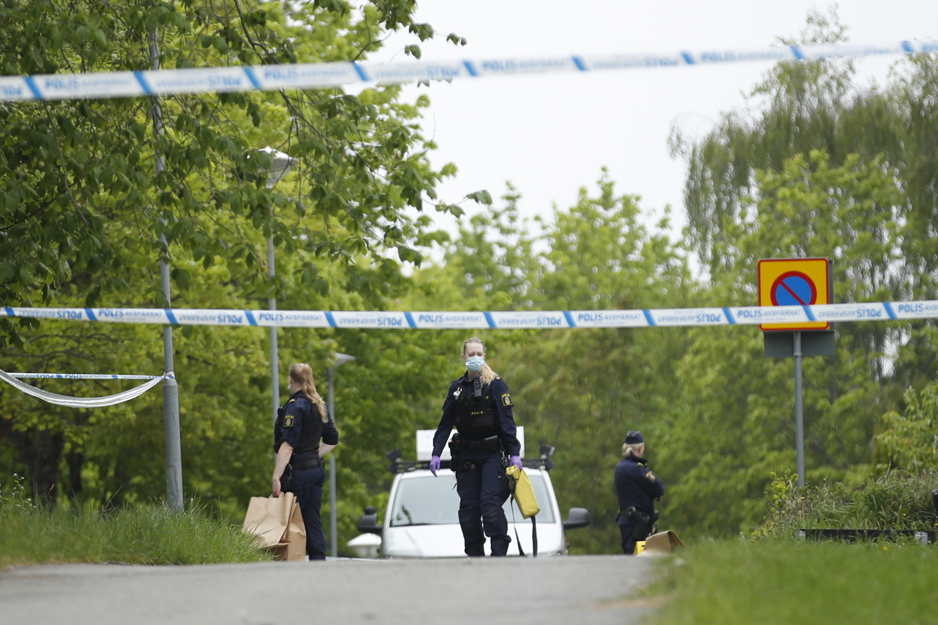 Något exploderade vid ett flerfamiljshus i Södertälje natten till söndag. Foto: Caisa Rasmussen/TT
