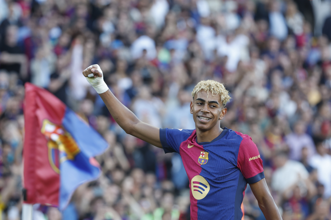 Lamine Yamal har skrivit nytt kontrakt med Barcelona. Arkivbild. Foto: Joan Monfort/AP/TT