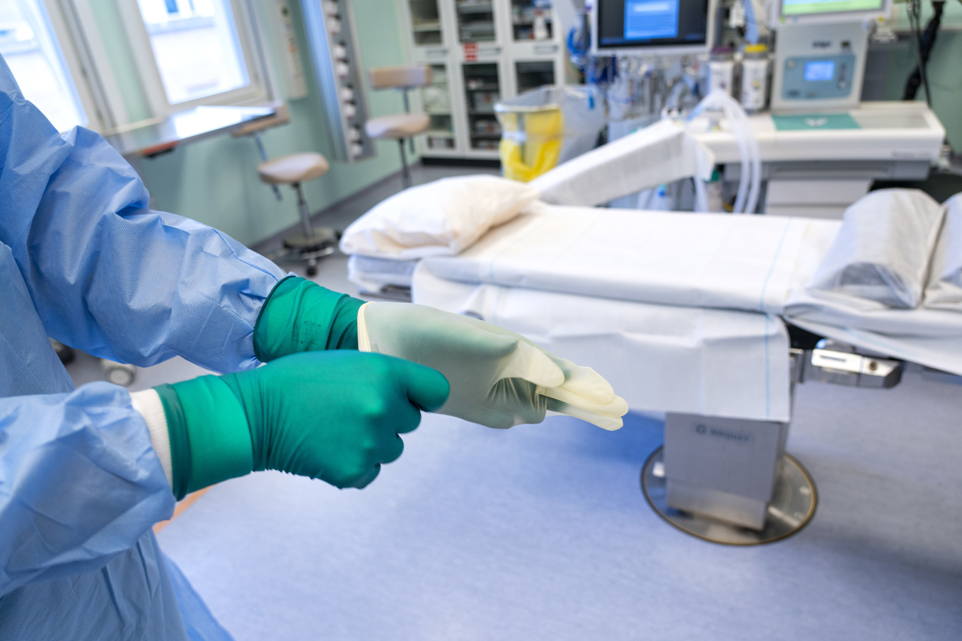 En plastikkirurg klandras för att ha opererat öronen på en patient utan samtycke. Foto: Gorm Kallestad