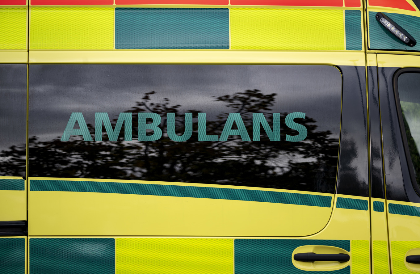 Mannen fördes med ambulans till sjukhus. Arkivbild. Foto: Johan Nilsson/TT