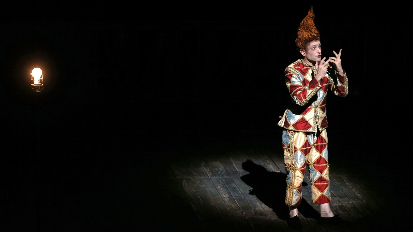 Kulturskapare ikläder sig den viktiga rollen som narr, och säger det som ingen annan kan eller vågar yttra. Foto: Francois Guillot/AFP via Getty Images