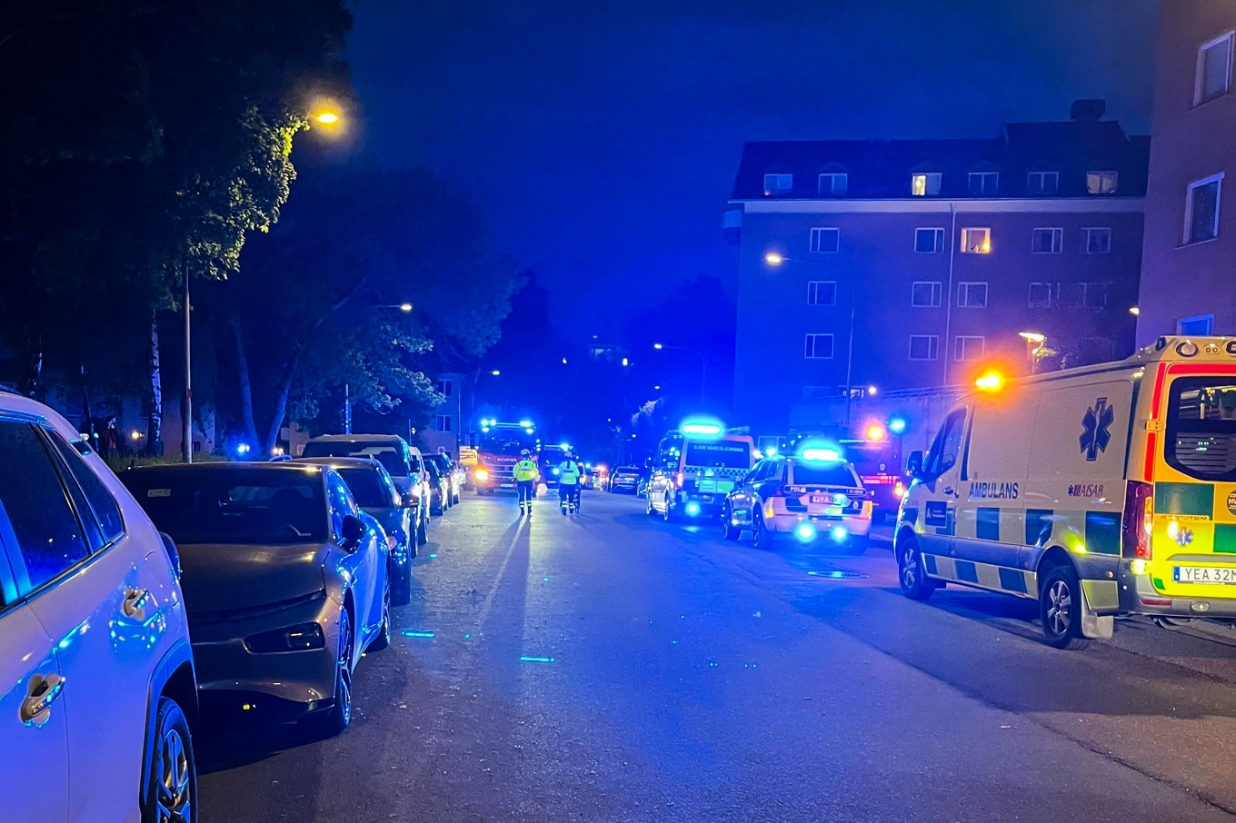 Räddningstjänsten på plats på Gärdet i Stockholm. Foto: Lars-Gunnar Larsson/TT