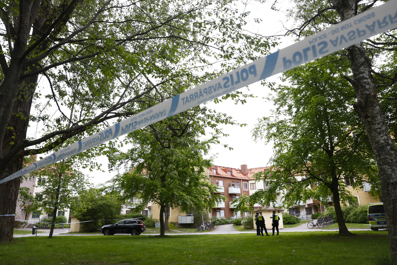 Avspärrningar efter lägenhetsexplosionen i Örebro som sedan resulterade i att säkerhetszonen upprättades. Akrivbild. Foto: Kicki Nilsson/TT