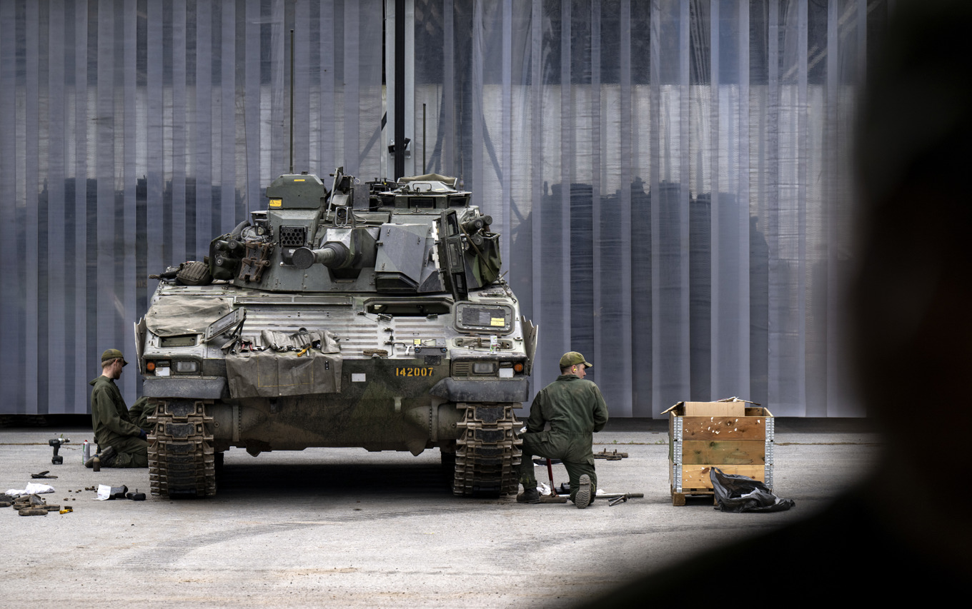 Ett Stridsfordon 90/CV90 underhålls på Södra skånska regementet P7 i Revinge. Arkivbild. Foto: Johan Nilsson/TT