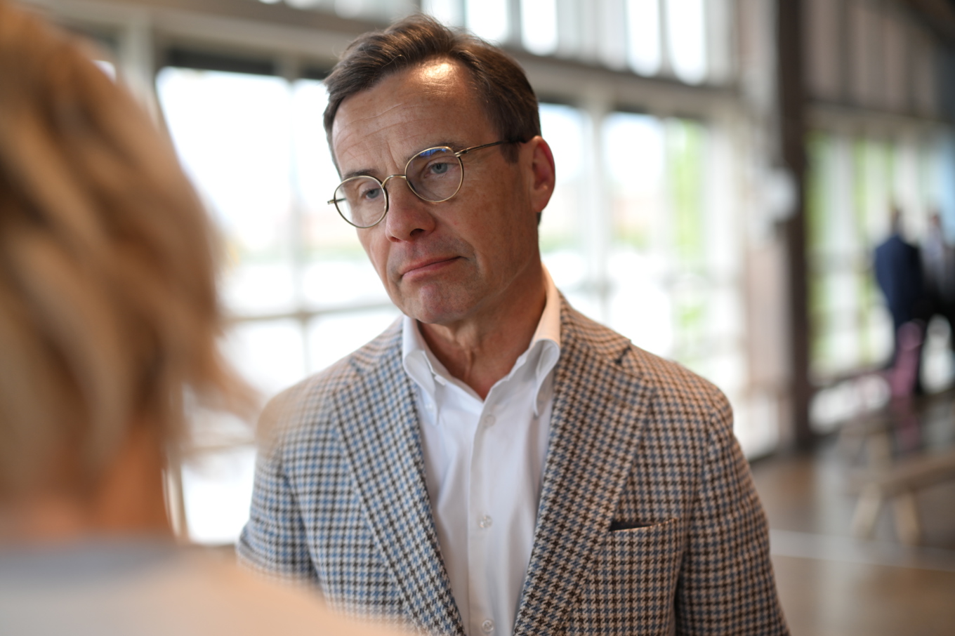 Statsminister Ulf Kristersson (M) kommenterar de dystra opinionssiffrorna för TT. Foto: Magnus Lejhall/TT