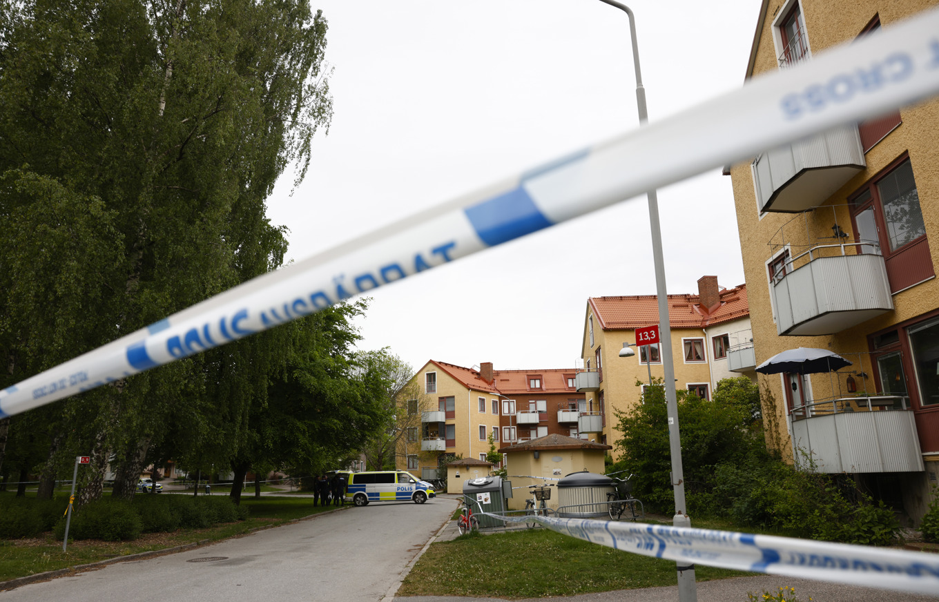 Polisavspärrning i ett bostadsområde i Örebro. Arkivbild från maj 2025. Foto: Kicki Nilsson/TT