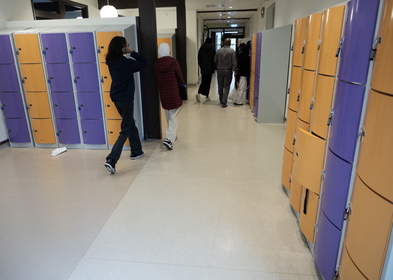 Anmälningar om brott som begås av barn under 15 år har ökat markant. (Personerna på bilden har inget med texten att göra). Foto: Fredrik Sandberg/TT