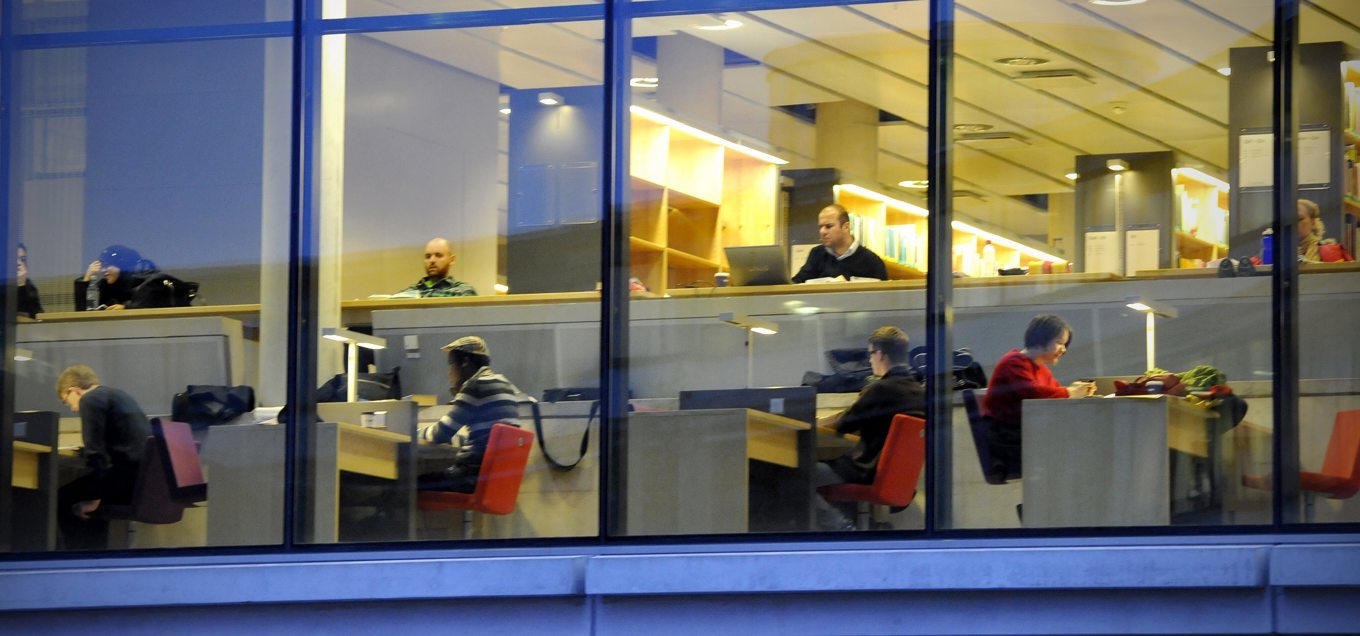 Studenter med rätt att bo i studentlägenhet. Arkivbild. Foto: Hasse Holmberg/TT