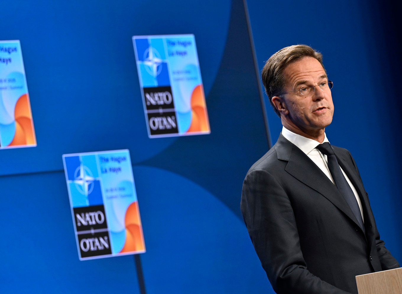 Natos generalsekreterare Mark Rutte håller pressträff inför militäralliansens toppmöte i Haag. Foto: Pontus Lundahl/TT